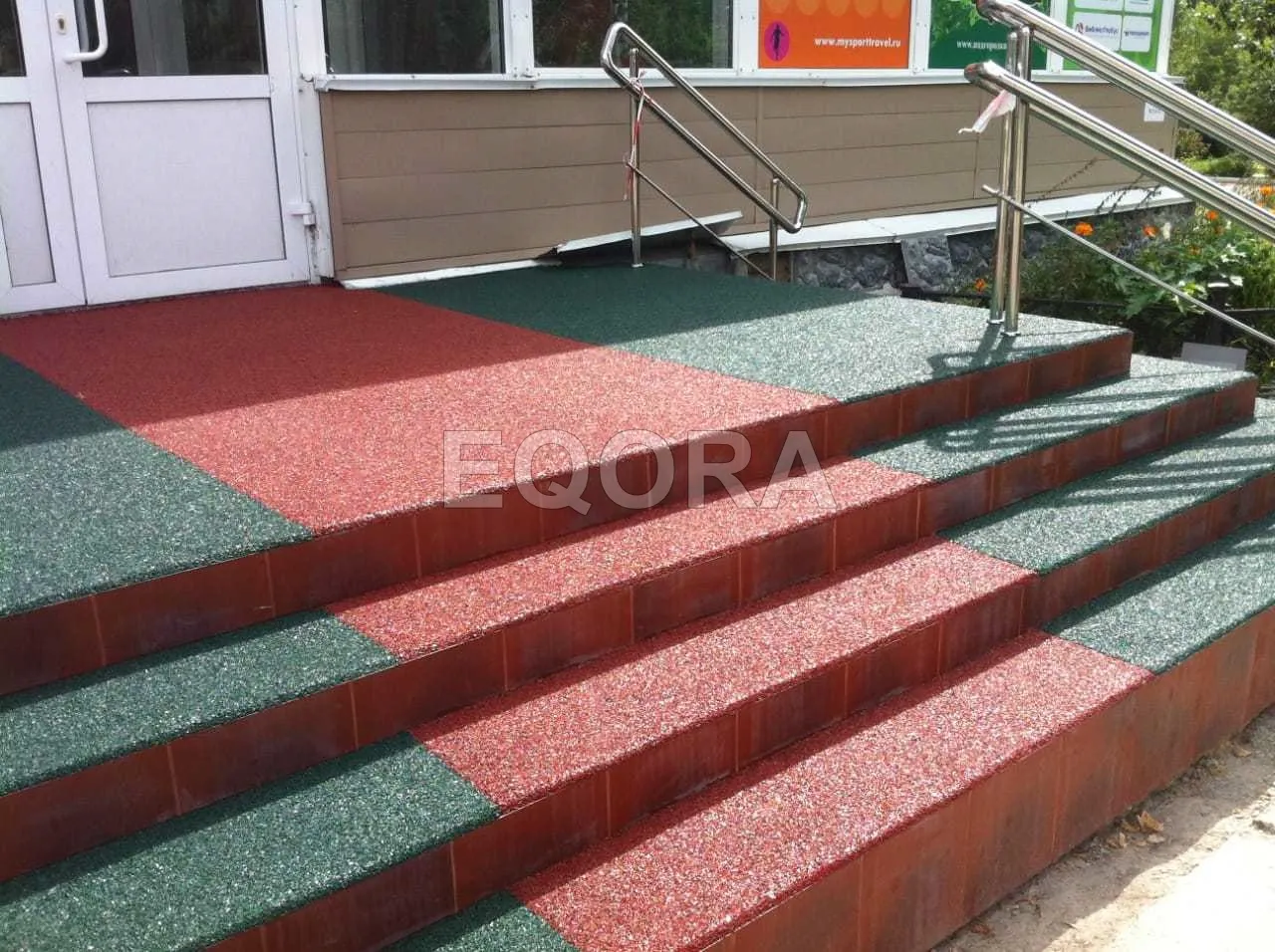 Резиновое покрытие на травмоопасные участки из резиновой крошки в Ногинске
